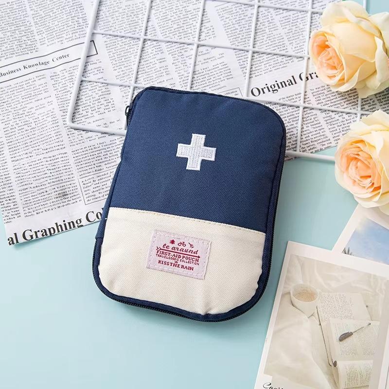 

Portable Travel Medicine Bag Mini First Aid Kit Pill Storage Pouch Emergency Survival Organizer for Outdoor Home & Camping S-15*10.5CM