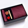 Boîte Cadeau Homme Soin Mariage Cravate Rouge Broche Pince à Cravate Mouchoir de Poche Ensemble Mariage