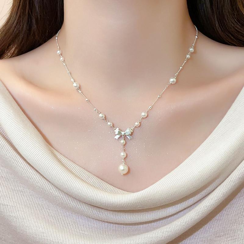 Light Luxury Pearl Choker Necklace Vintage Elegant Womens Necklace Fashion Versatile Crystal Collar Jewelry
