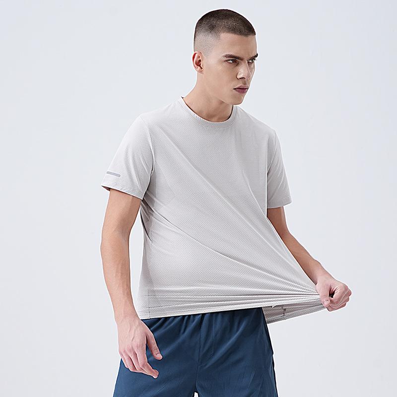 

Men s Summer Quick-Dry Breathable Sports T-Shirt Men s Running and Fitness Sports Top XXXL світло-сірий колір