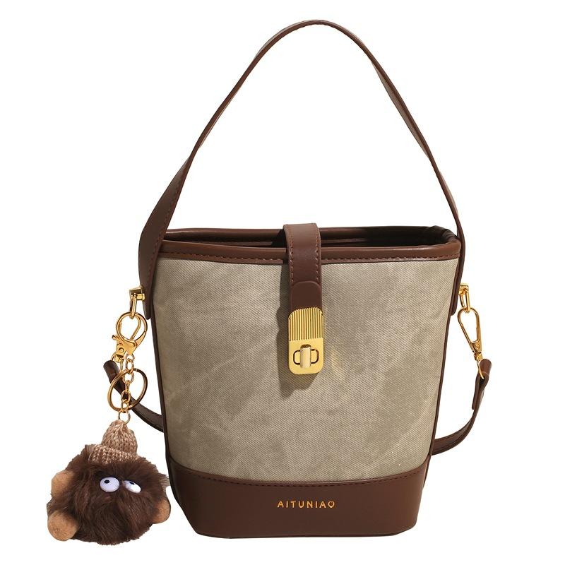 New Bag Women's Autumn and Winter Bucket Bag Niche Design Messenger Bag High Sense Work Hand Carry Women's Bag
