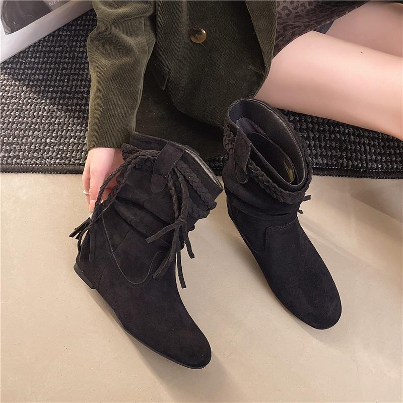 Retro Style Square Head Suede Fringed Strap Thick Heel Medium Boots Women's Autumn 2025 New Sleeve Versatile Fringed Boots