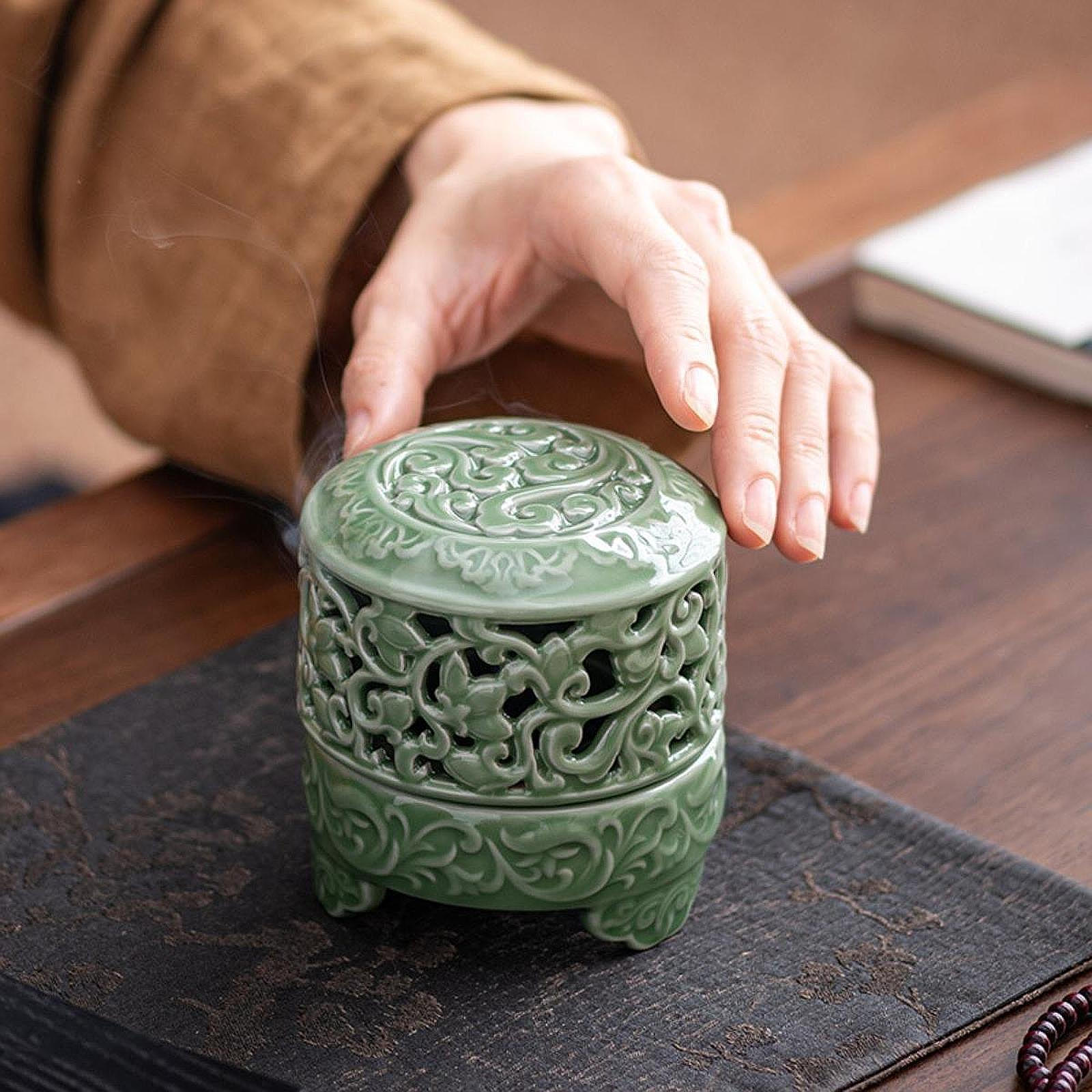 

Керамическая курильница с крышкой, настольное украшение, элегантный китайский держатель для благовоний C