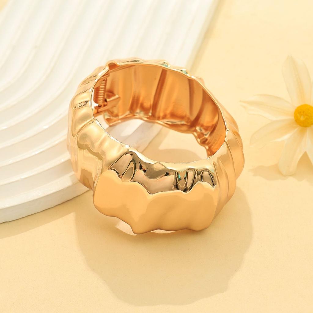 Hand jewelry exaggerated fashion irregular design feeling pleated personality bracelet ins cold wind bracelet