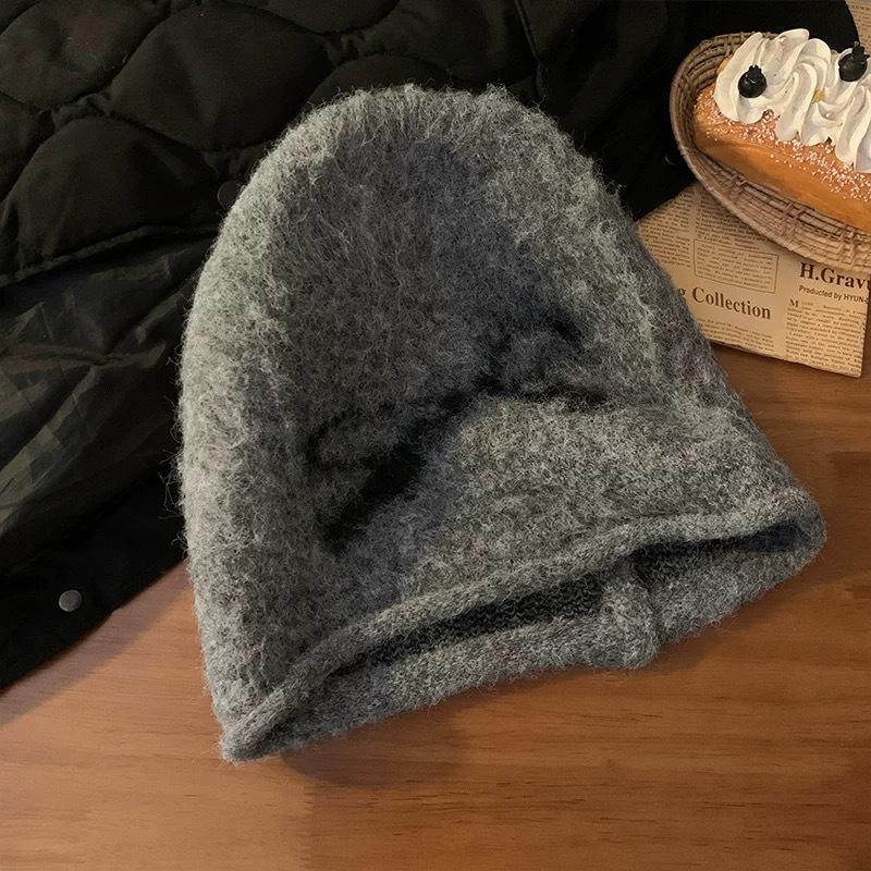 Autumn and winter hats women's cold hats big head circumference versatile knitted thin crimped outdoor stacking hats women's winter