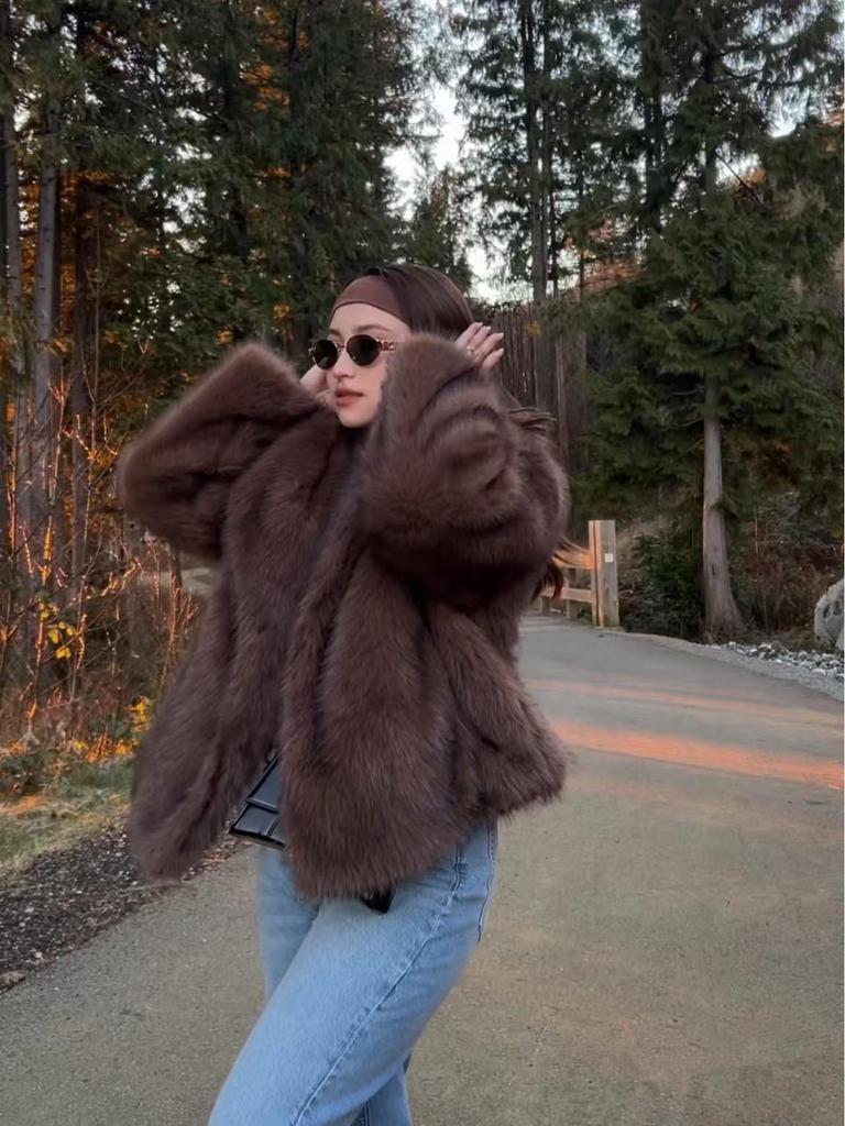 Women's Fluffy Tipped Fox Faux Fur Coat - New Fashion for Autumn/Winter