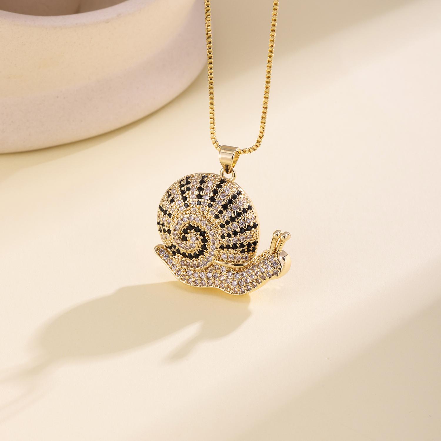 

Nidin New Arrival Out Snail Pendant Necklace For Men Women Hip Hop Style Bling Cubic Zirconia Animal Charm Punk Jewelry Gifts золотий