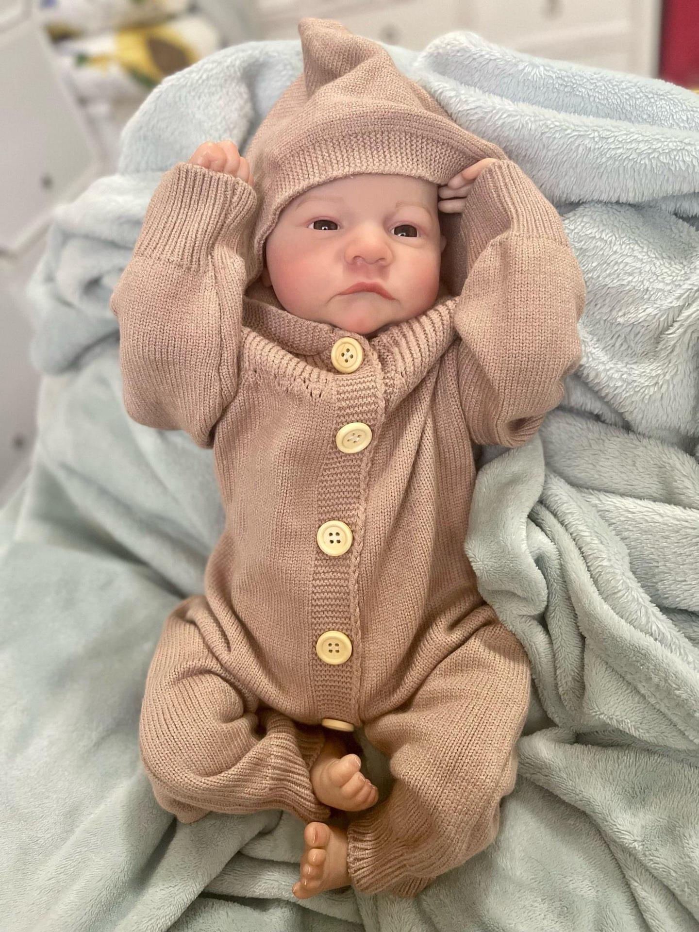 49cm Realistic Handmade Reborn Baby Doll Levi with 3D Skin 49cm Cloth Body Doll