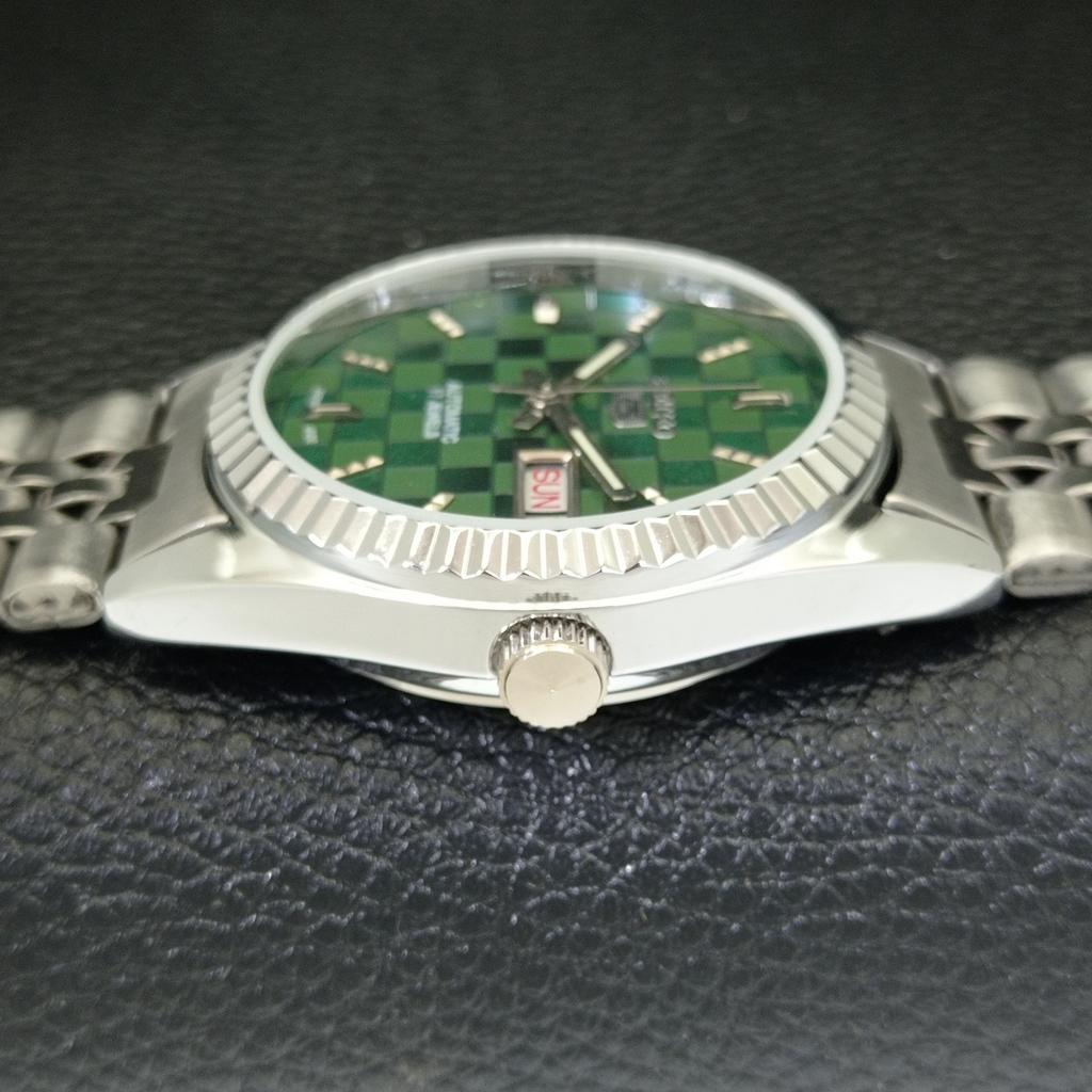 VINTAGE REFURBISHED SEIKO 5 AUTOMATIC JAPAN MENS GREEN DIAL WATCH a440365-4 Sk-a440365-1
