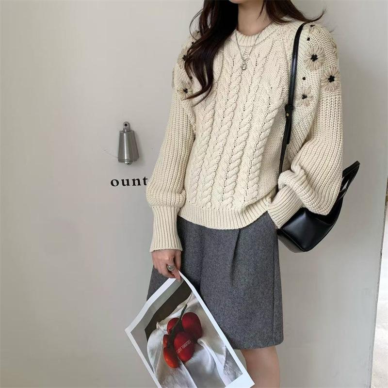 Twist sweater women's autumn and winter Korean small loose lazy wind outer wear knitted sweater women's thickened crew neck top