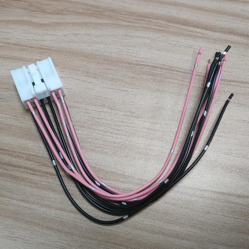 10PIN Plug for Lexus Mark Levinson Amplifier (Model: 20260401)