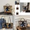 Stilvolle, geräumige Schultertasche mit Cartoon-Motiv aus der Winterkollektion in Blau und Braun