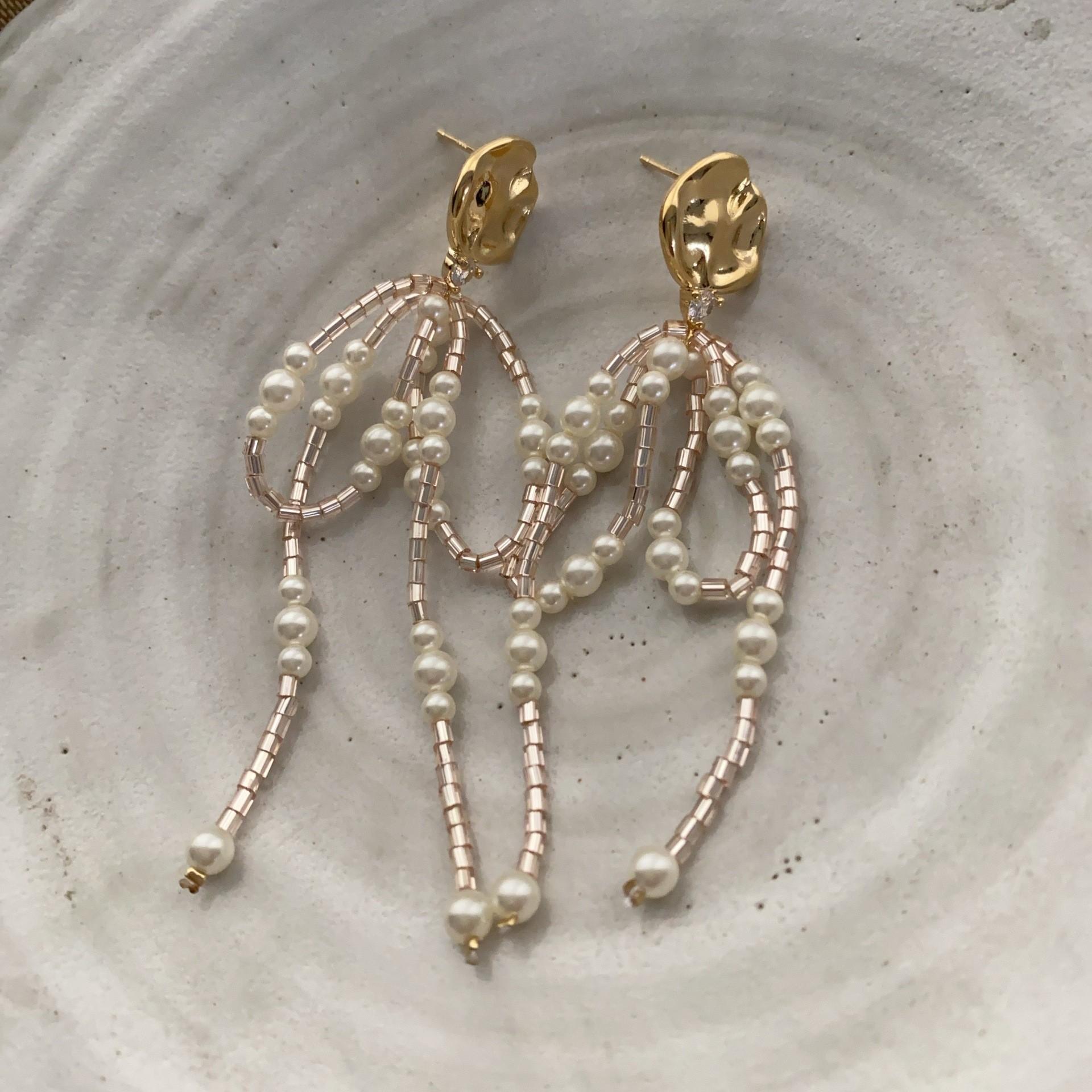 

Ретро Темперамент Жемчужный Бант Цветок Серьги Женские Серьги Дизайна Французского Стиля