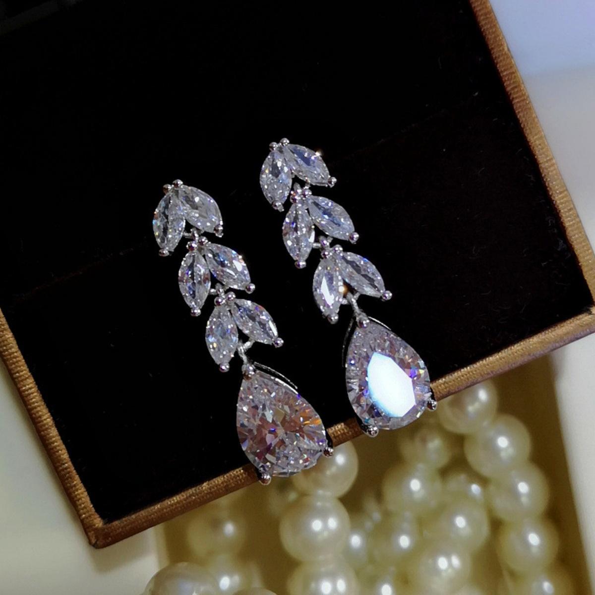 Exquisite Full Zircon Leaves Waterdrop Drop Earrings For Women Men Fashion Simple Shiny Leaf Waterdrop Earring Bridal Jewelry