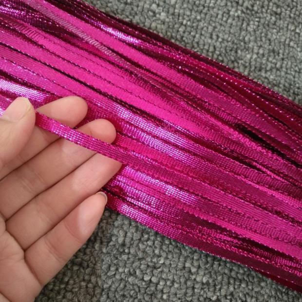 Zlaté a stříbrné stuhy: Špinavé copánky, Ploché copánky, Cibulové stuhy, Kapesníky, Oděvní doplňky, Lemování, Krajka