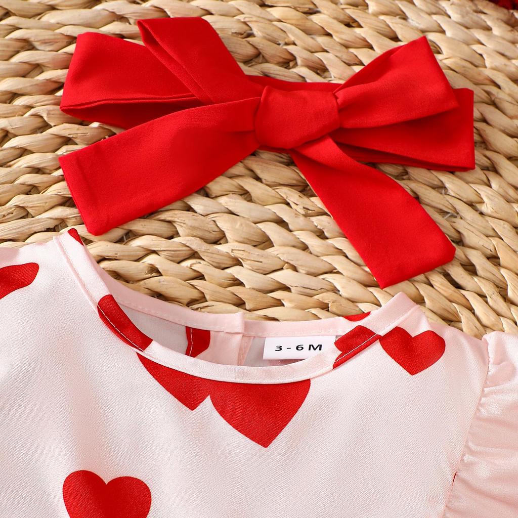 Uroczy body dla dziewczynki z nadrukiem serduszek i zestaw opasek na głowę