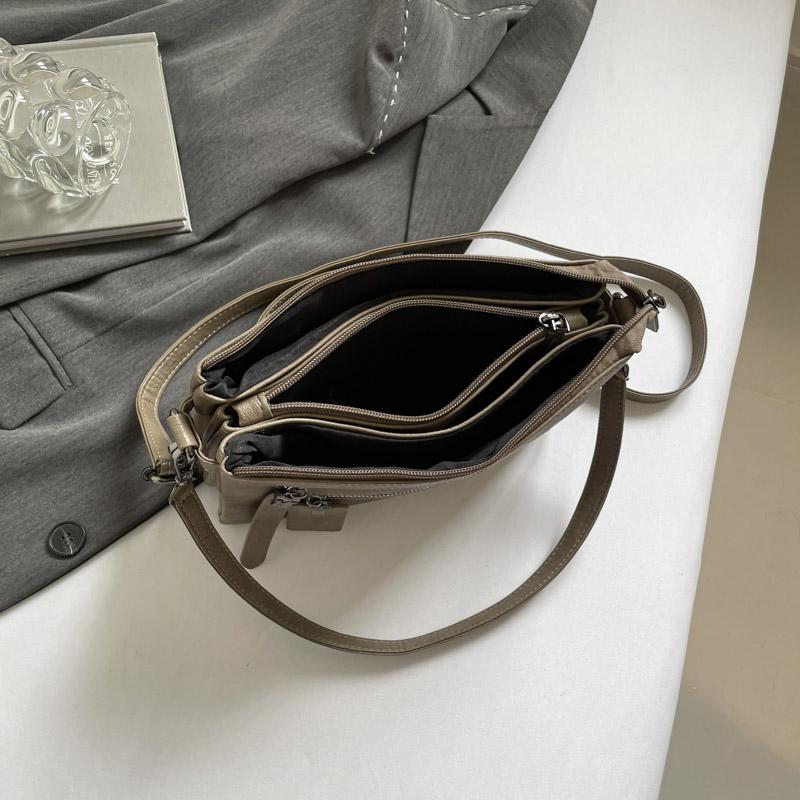 Women's Shoulder Bag Multi-Layer Crossbody Bag Soft Leather Mobile Phone Bag