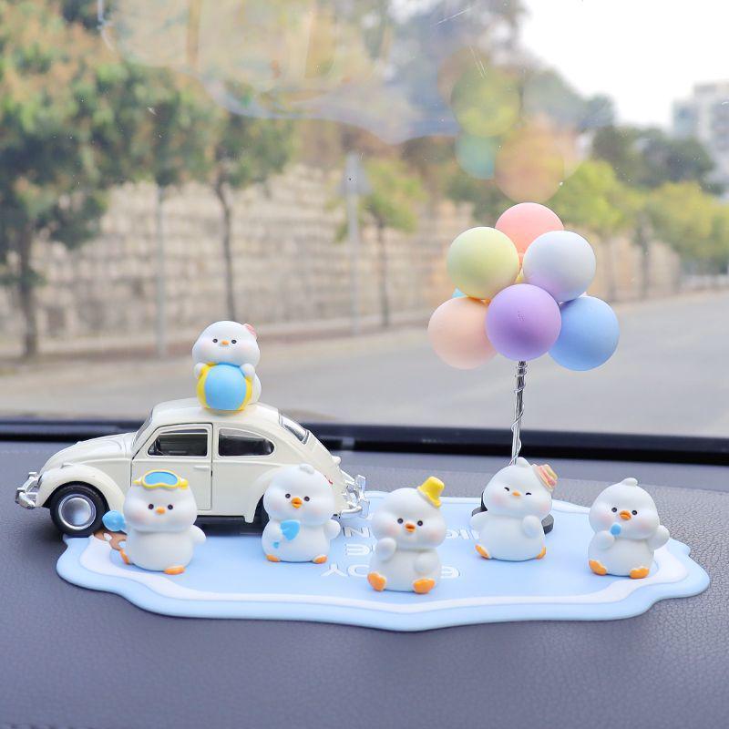 Cute Cartoon Duck Car Ornaments: Creative Interior Accessories