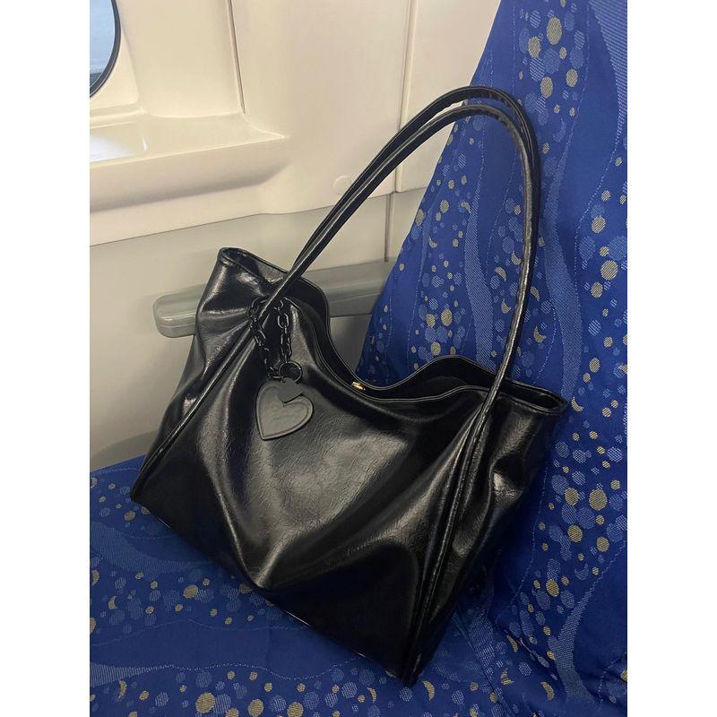 

Niche Style Heart Soft Leather Dark Satchel Shoulder Bag Black (send Heart pendant)