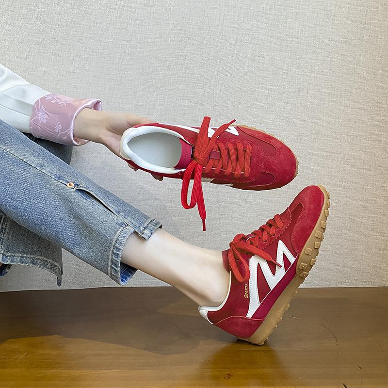 2025 small spring and summer new sports shoes women's shoes leather color matching casual breathable versatile retro German training shoes