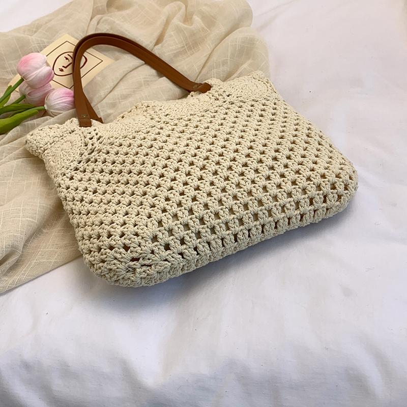 Handgehäkelte Tragetasche für Damen Sommer Strandurlaub Stil Große Kapazität Strohgewebte Umhängetasche Lässiges Mode Design