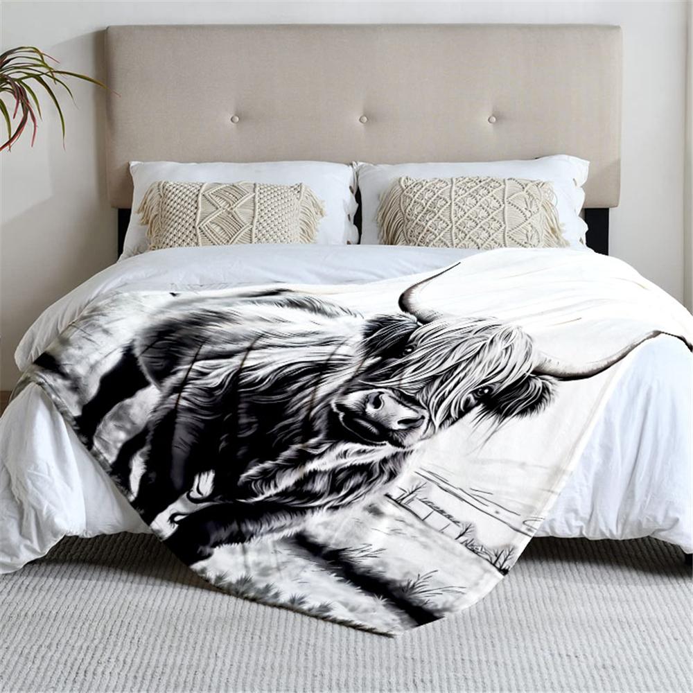 1 Piece Black And White Highland Cow Flannel Blanket, Soft, Suitable For Sofa, Bed, Office, All-Season Use.60X80