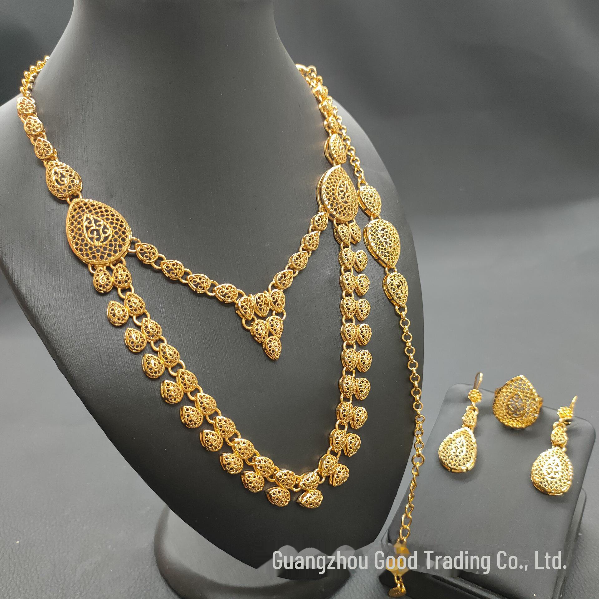 

Комплект африканских украшений Dubai Bride с позолотой 24 карата: Ожерелье, браслет, серьги и кольцо