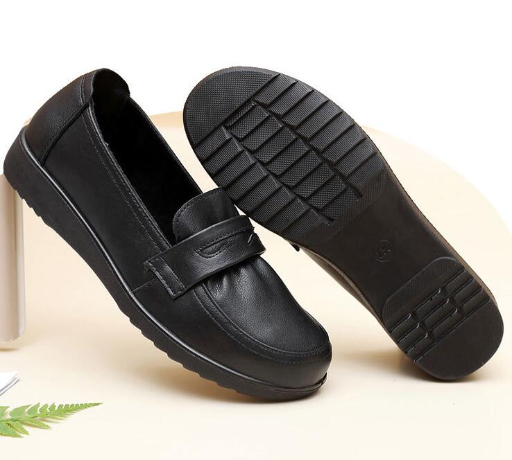 Fashion GKTINOO Women Flat Shoes Soft Genuine Leather Mother Shoes Comfort Casual Shoes Female Autumn Women Flats Loafers