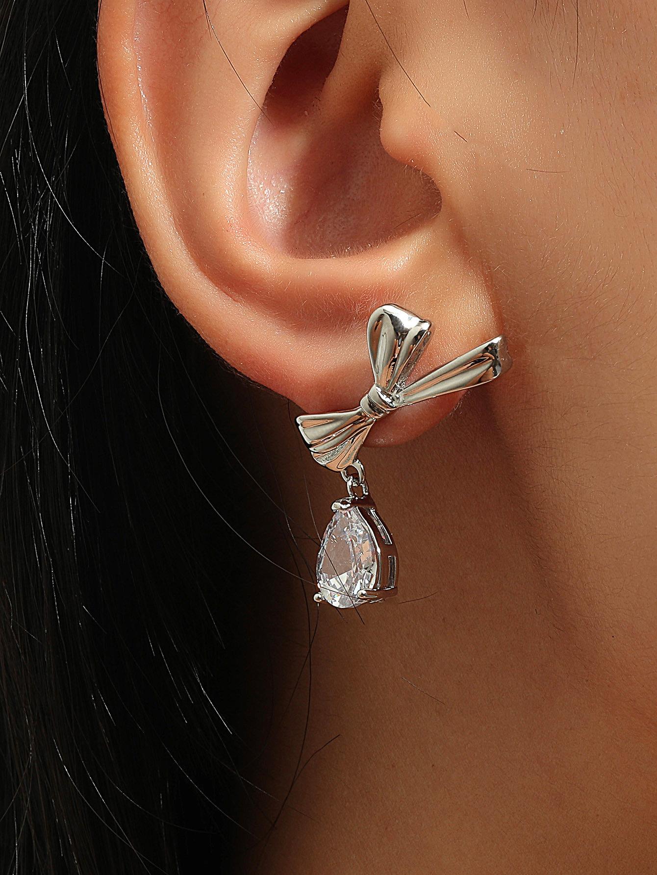 

DE2343 Bow Earrings Women s Summer Temperament Celebrity Earrings 2025 New Premium Cold Sexy Wind Earrings 14k