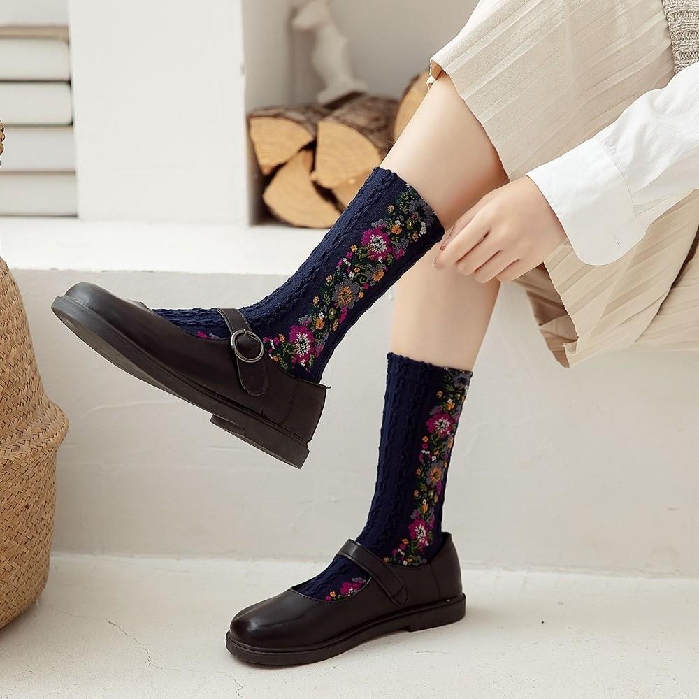 5Pairs Vintage Floral Embroidery Socks Sweat-absorbing Medium Tube Socks Women's Socks  Four Seasons