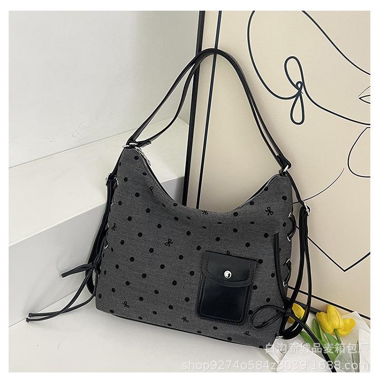 

Large capacity student backpack bag women s 2025 new fashion trend shoulder bag commuter casual simple tote bag чёрный