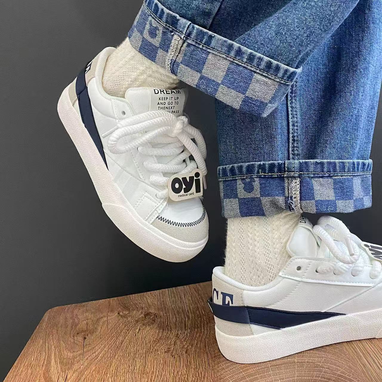 

2024 новая осенняя мода Майяра повседневная универсальная белая обувь на плоской подошве, подходящая по цвету спортивная обувь на шнуровке, модные женские туфли 35 белый