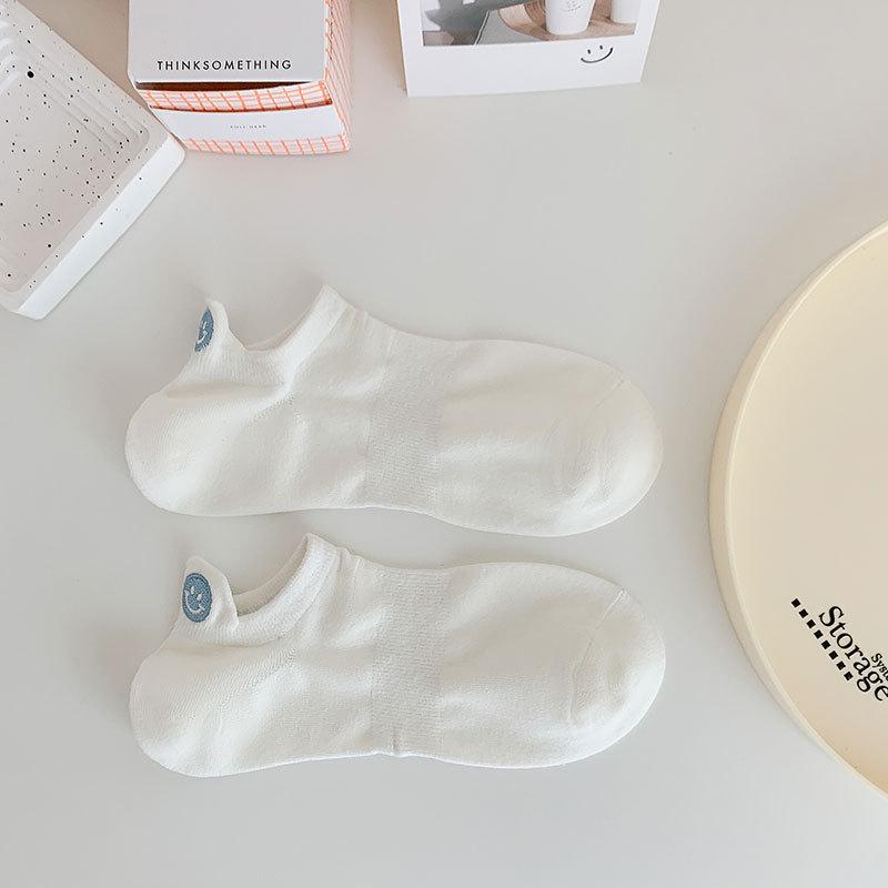 Women's Korean Style Smiley Embroidered Mid-Calf Sports Socks - Odor-Resistant & Sweat-Absorbent