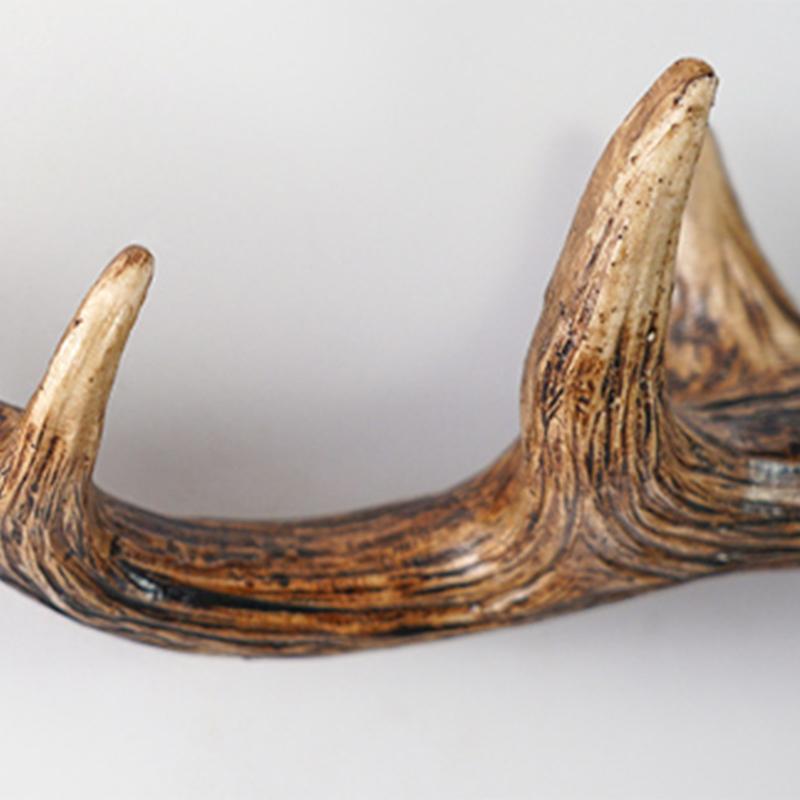 Nordic Vintage Deer Horn Decorative Hook Wall Hanging Clothes And Hats Hook High-End Living Room Decor Antler Resin Statue Craft