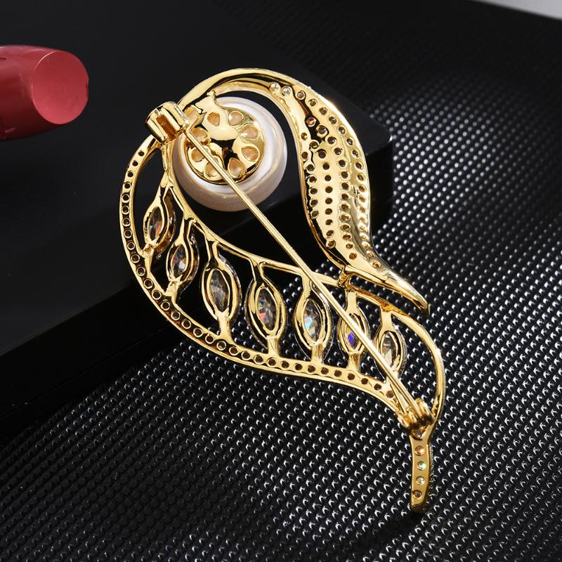 Fashion Luxury Rhinestone Simple Leaf Pearl Lapel Pins Brooches Women Clothing Coat Accessories Gifts