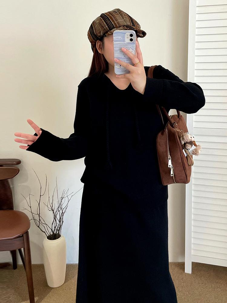 Plus Size V-neck Hooded Sweatshirt & Skirt Two-Piece Set - 2025 Winter Casual Knitwear for Women