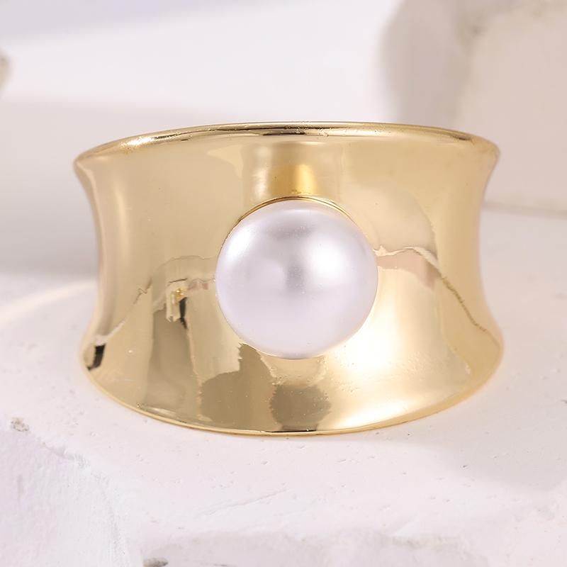 Minimalist Inlaid Imitation Pearl Women's Ring Sparkling Gold Color Geometry Daily Wear Party Jewelry Anniversary Gift
