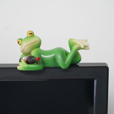 Liegender Frosch Figur Pflanzgefäß Dekoration Mini Frosch Statue Harz Frosch Flasche haltend Ornament für Garten Zuhause Büro Blumentopf Rand