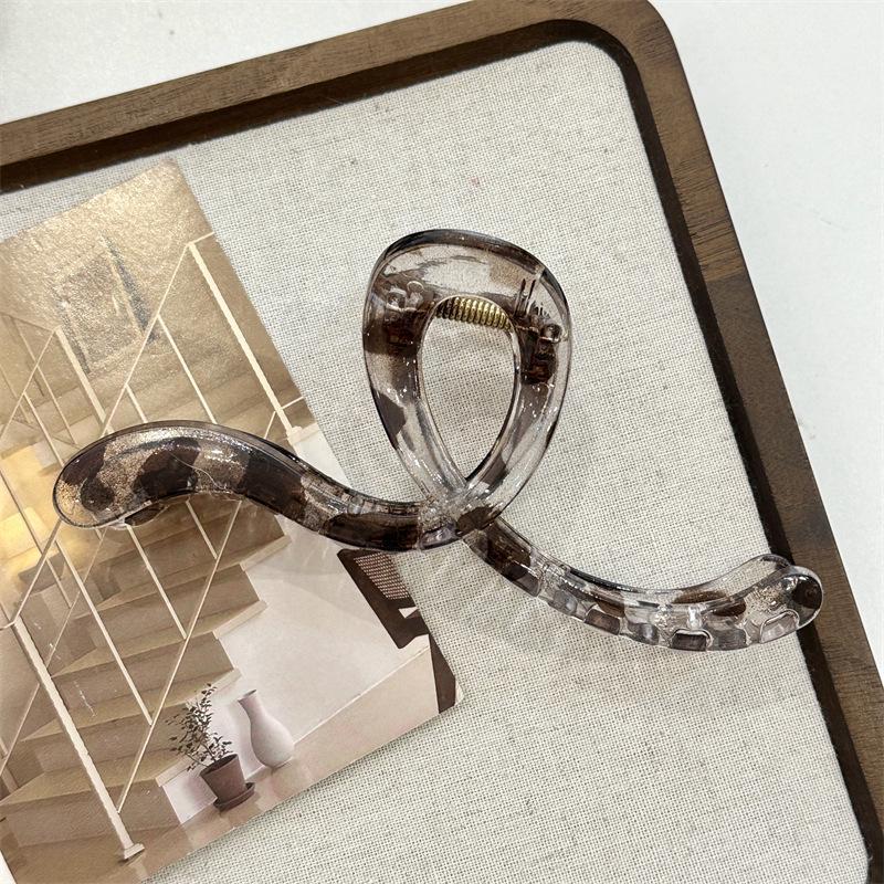 

Ретро Геометрическая Заколка для Волос Кофейного Цвета - Модная Заколка-Акула Высокого Класса для Разнообразных Причесок.