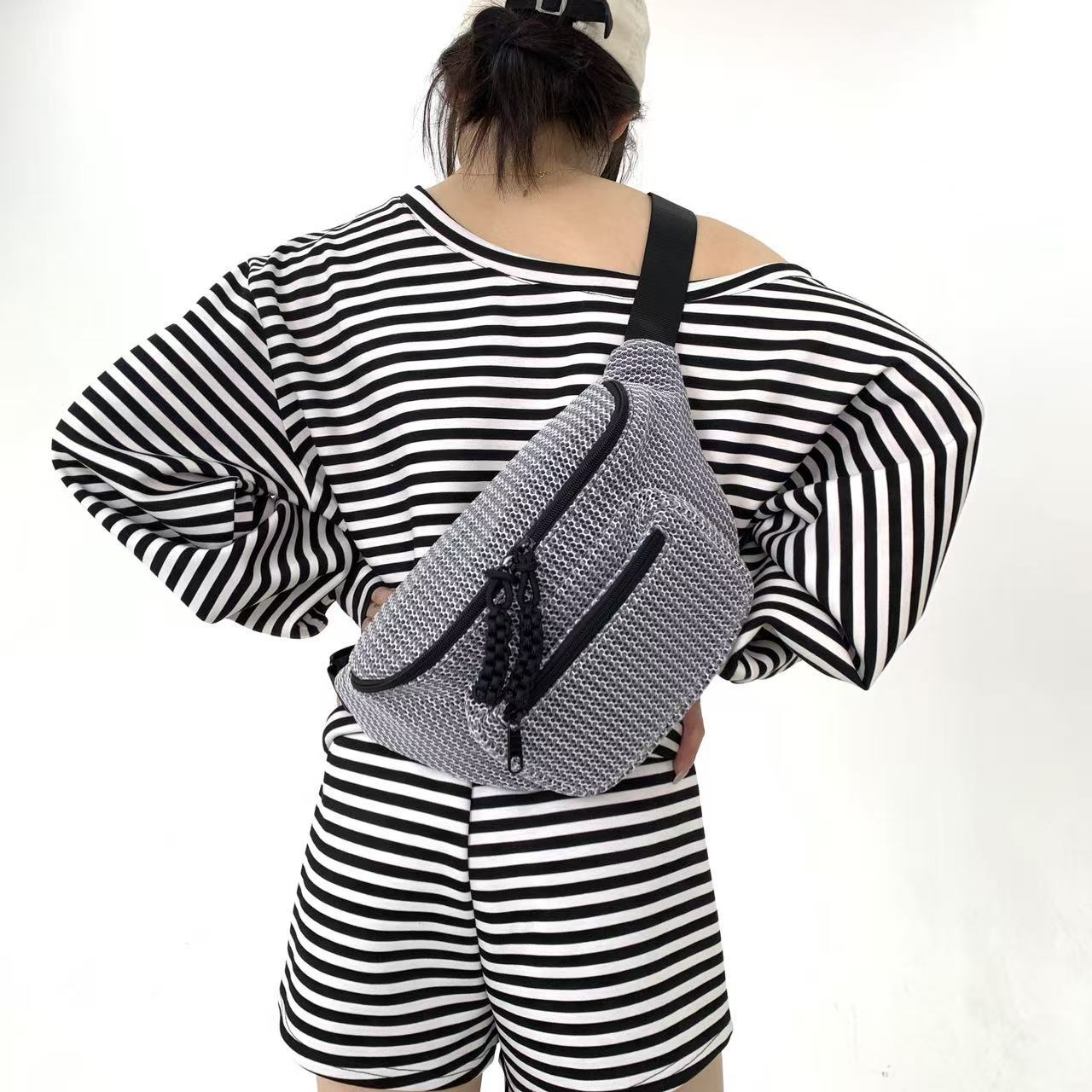 Ladies  Fashionable Multi Pocket Mesh Crossbody Bag, Minimalist and Versatile, Lightweight Single Shoulder Handbag серебряный