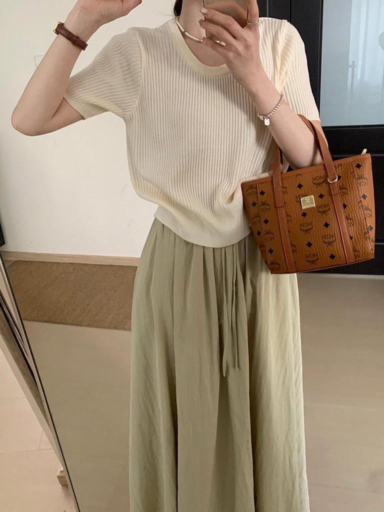 2025 Spring Korean-Style Casual U-Neck Short-Sleeve Knit Top - Solid Color