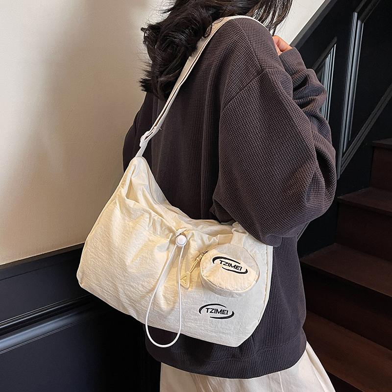 Large Capacity Nyl Cloth Ladies Crossbody Bag Candy Color Pleated Design Women's Shoulder Bag Portable String Female Handbags