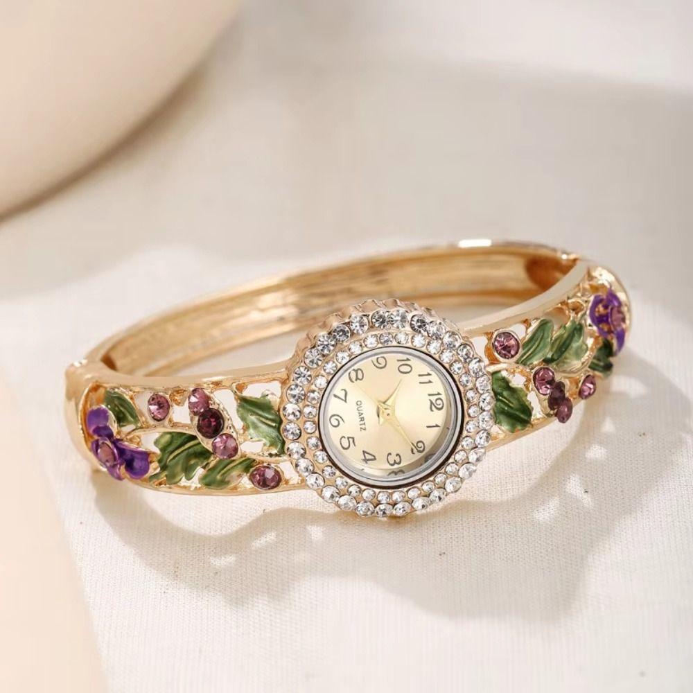 Round Dial Ladies Wristwatch Rhinestone Bracelet Quartz Watch Vintage Watch Court Style