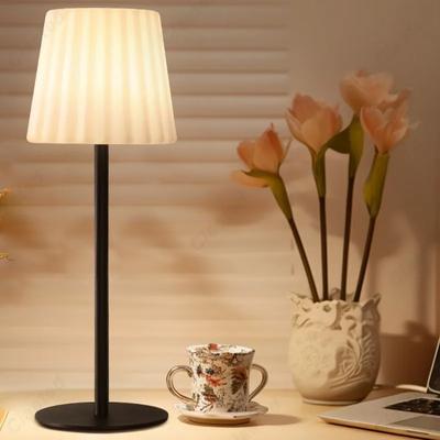 Kreatives LED Fernbedienungslicht Anpassung Schreibtischlampe USB Ladeanschluss Schlafzimmer Nachttisch Atmosphärenbeleuchtung Kleine Schreibtischlampe