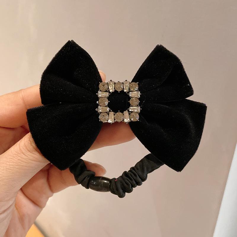 

Элегантная черная бархатная резинка для волос с бантом из страз для низких хвостов