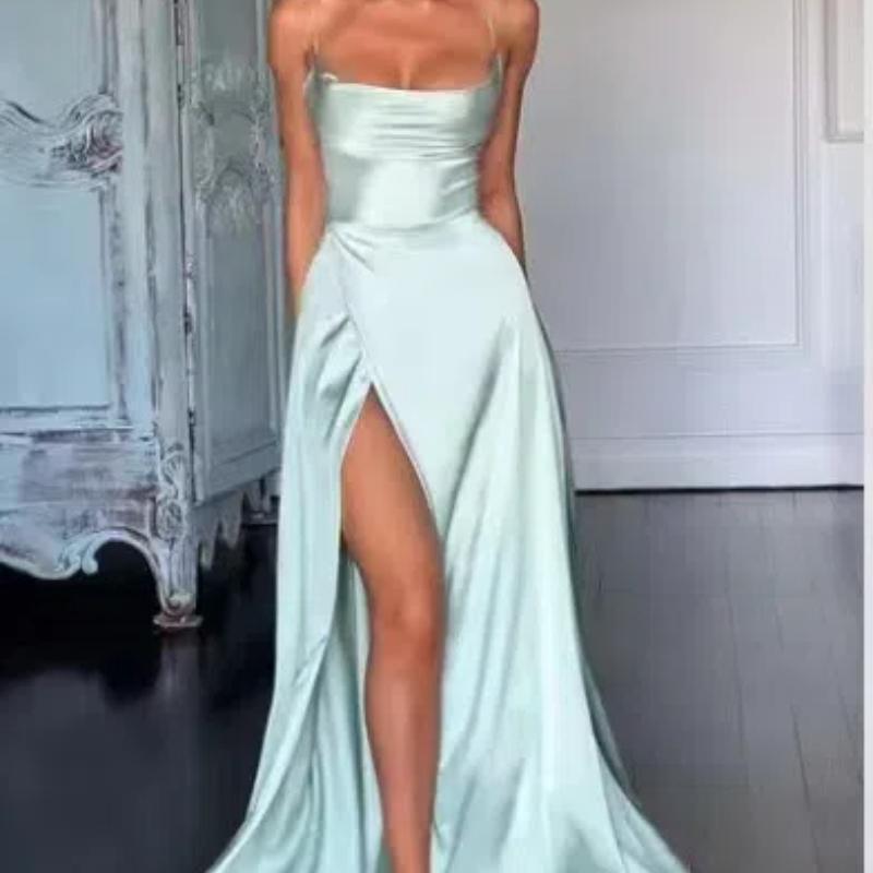 Women's Sexy Slimming, Body Fitting Backless Halter Neck Waist Cinching Long Gown Sleeveless Long Gowns with Side Slit for Special Occasions