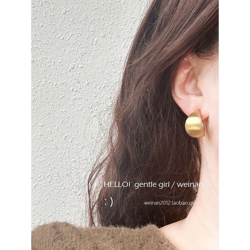 Retro Hong Kong Style Mosquito Coil Ear Clip Earrings Fashion Simple and Exaggerated Generous Earrings Matte Texture Female Stud Earrings