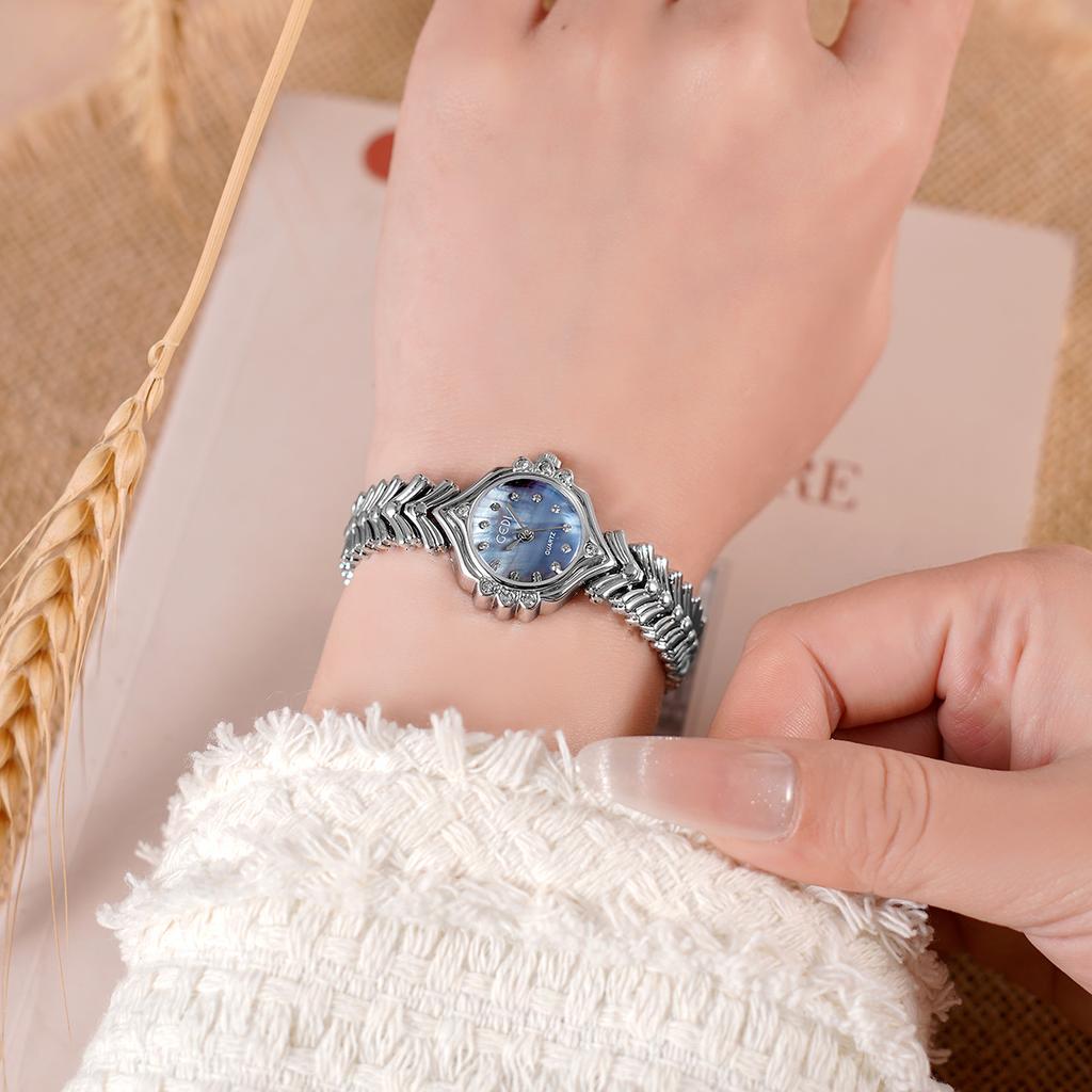 Fashion Women'S Watch Diamond Fritillary Small Dial Fishtail Bracelet Watch Light Luxury Premium Ladies Quartz Watch