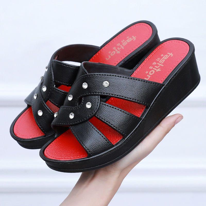 Fashion Women s High Heels Slippers Summer Style for Outerwear Thick Soled Fashion Home Anti Slip Mom s Shoes Soft Soled Women s Sandals 40 2770₽