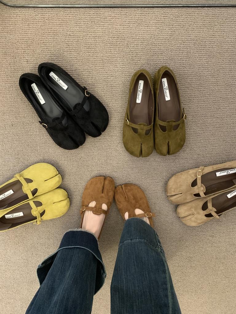 IPPEUM Tabi Shoes For Women Mary Janes 2025 New Fall Winter Black Split Toe Ballet Flats